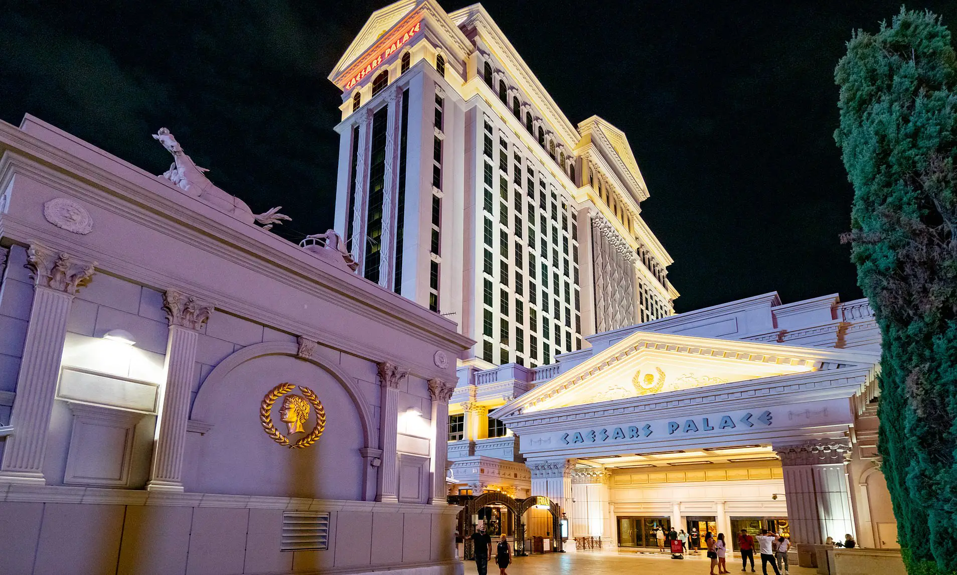 Caesars Reports Earnings Drop Despite Confirming Wynn IGaming Purchase