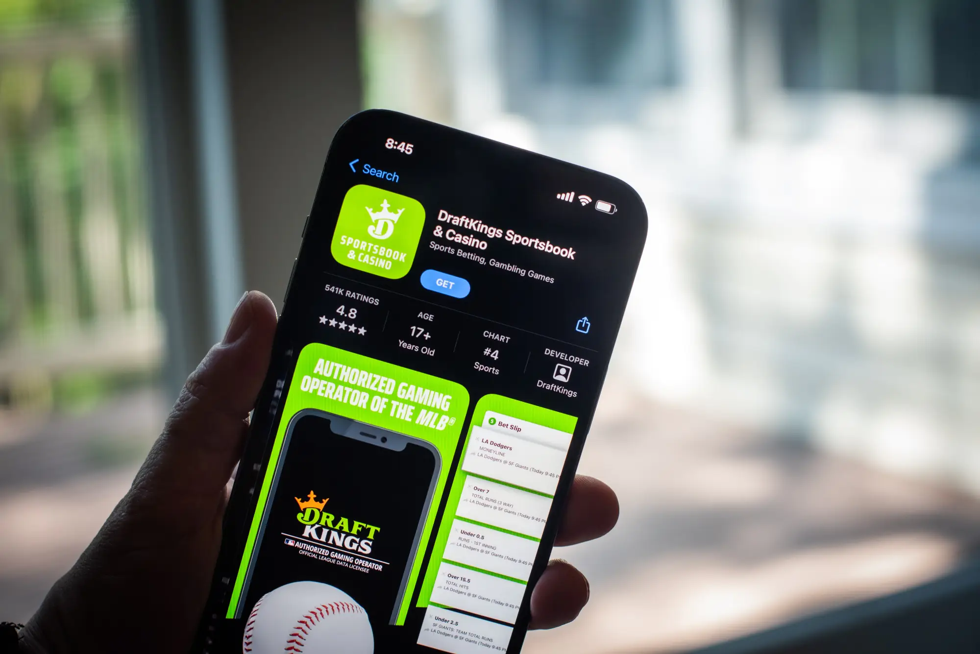 New UK Gambling Caps Could Push 40 Of Players Offshore Asserts New Study