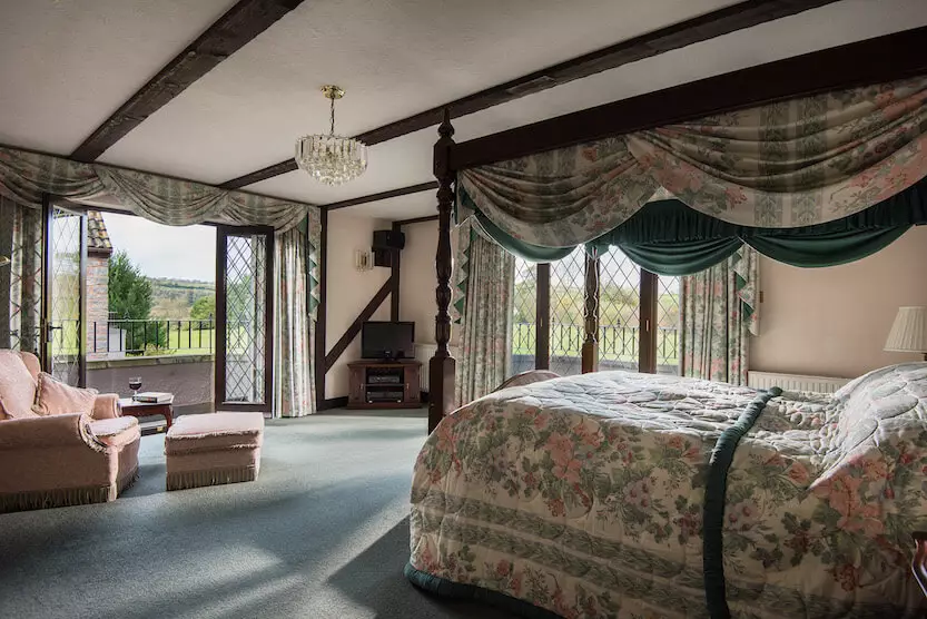  Bedroom In The Mansion